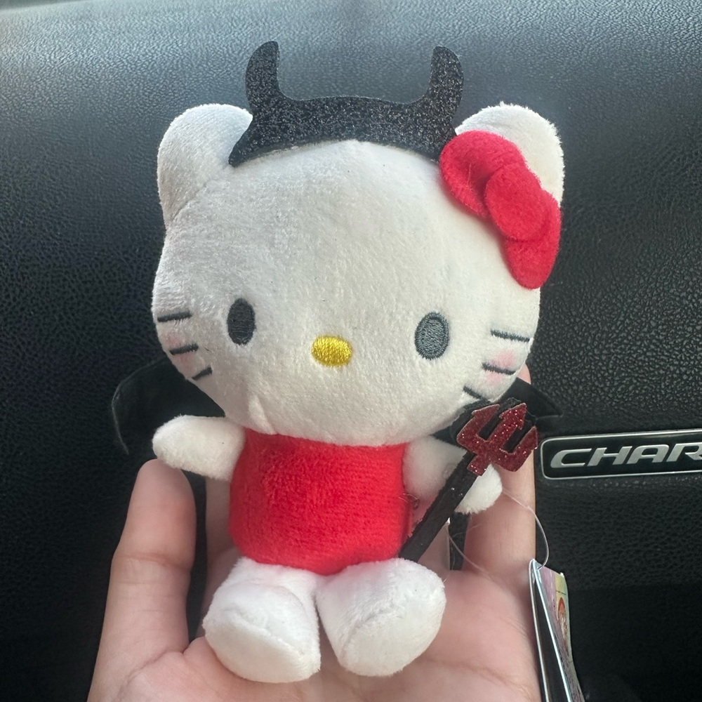 Hello kitty devil keychain